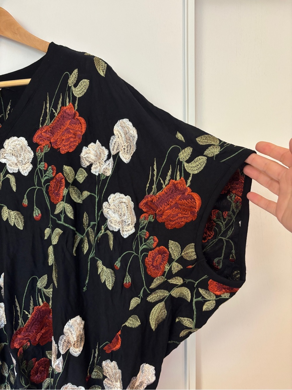 Anthropologie Black Floral  Embroidered Top Allora Size Medium Large Art to Wear - Picture 6 of 12
